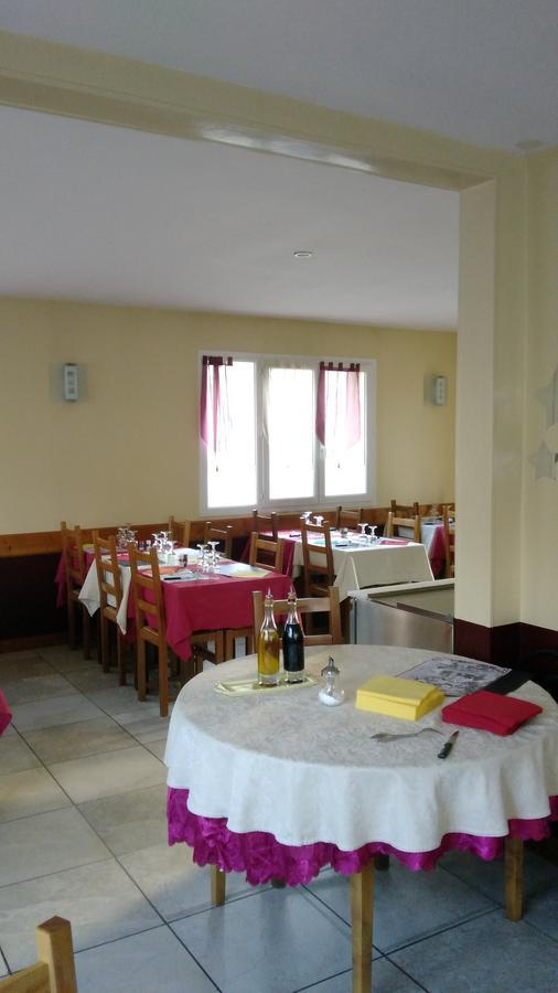 Le Pic Boeuf Hotel Manthes Exterior photo